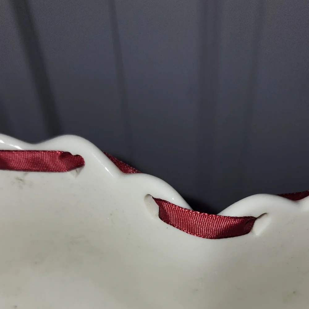 Large Longaberger Heart Shaped Oven Baker Red Ribbon Ivory Embossed Floral 1993